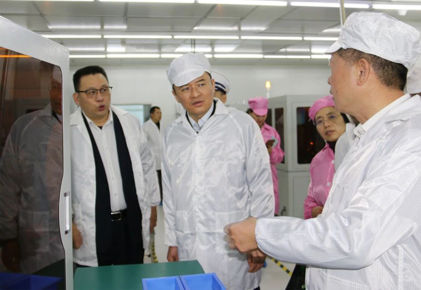 云南省商务厅副厅长谭伟一行赴以晴红河科技产业园调研IC芯片保税维修项目